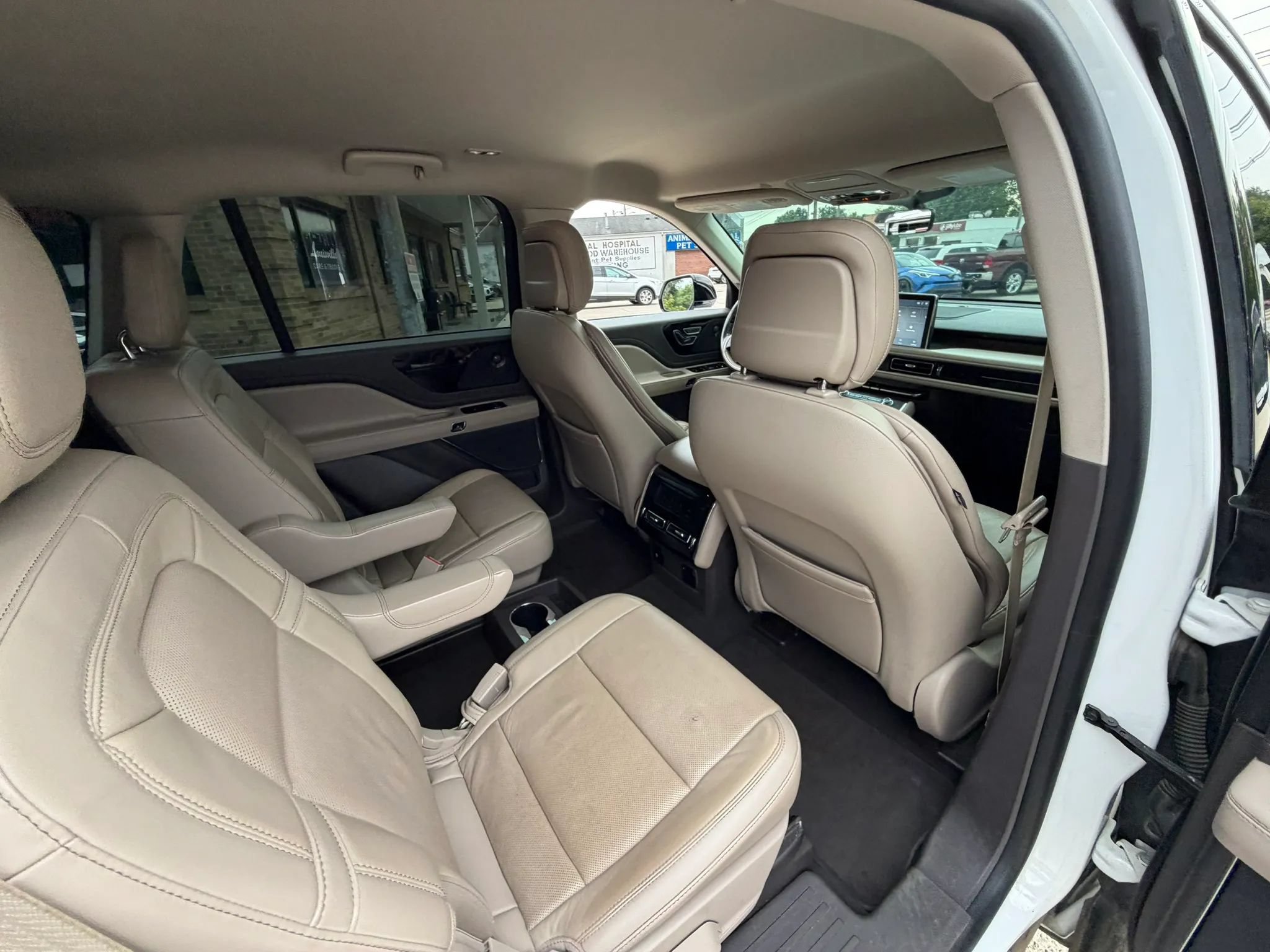 Used 2020 Lincoln Aviator Reserve w/ Elements Package Plus RWD image 30