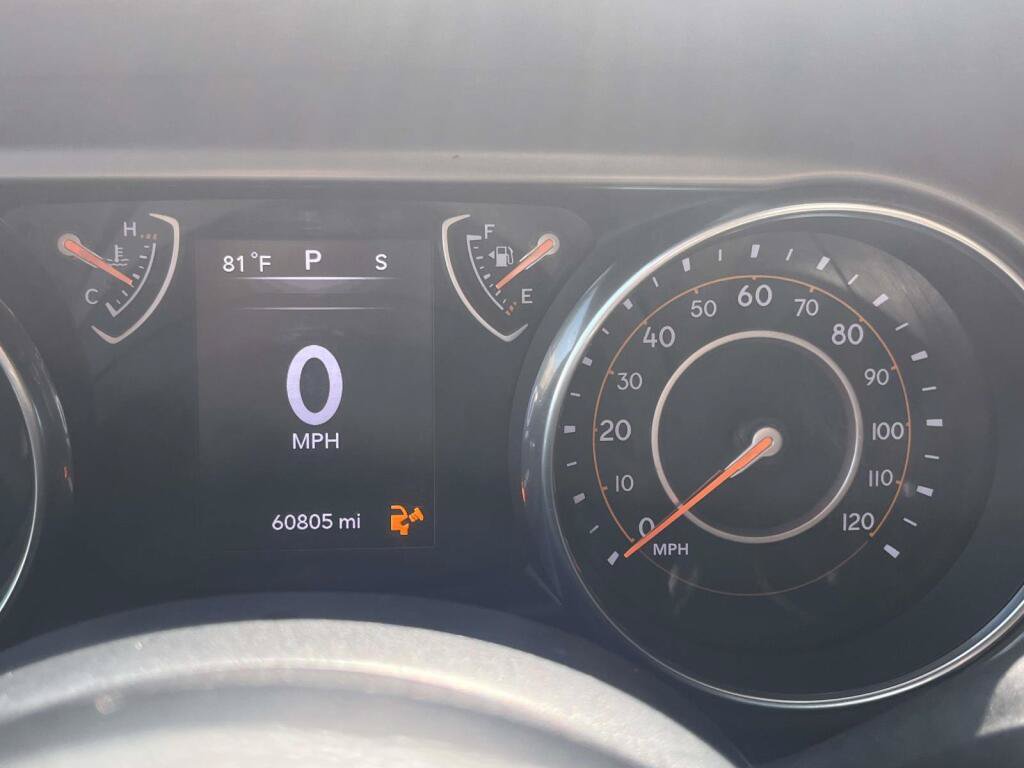 Used 2018 Jeep Wrangler Unlimited Sport AWD/4WD image 3