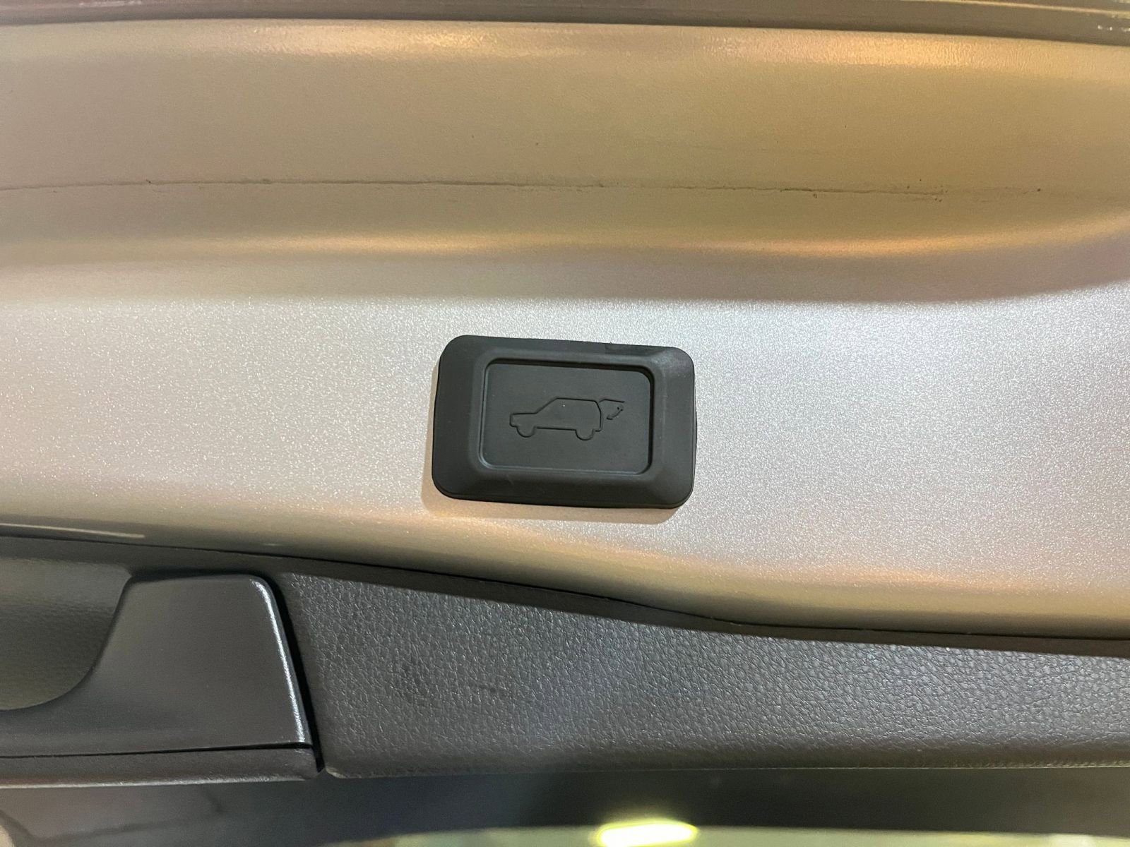 Used 2025 Toyota RAV4 XLE image 23