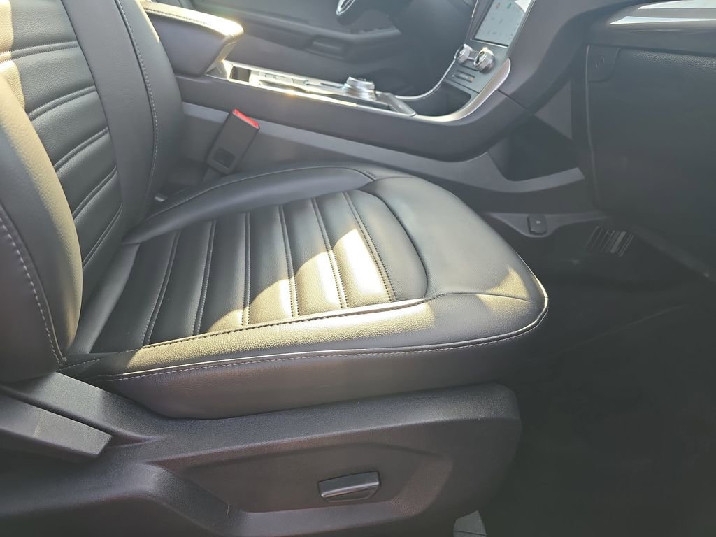 Used 2024 Ford Edge SEL image 10