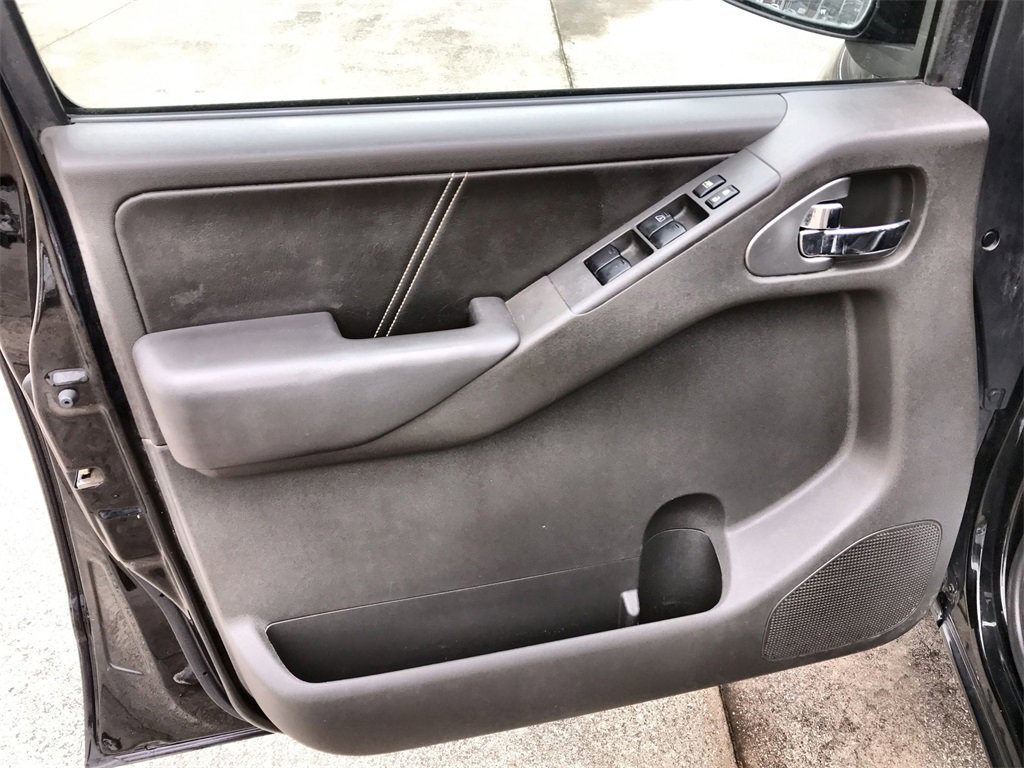 Used 2014 Nissan Frontier PRO-4X w/ Pro-4x Luxury Package image 13