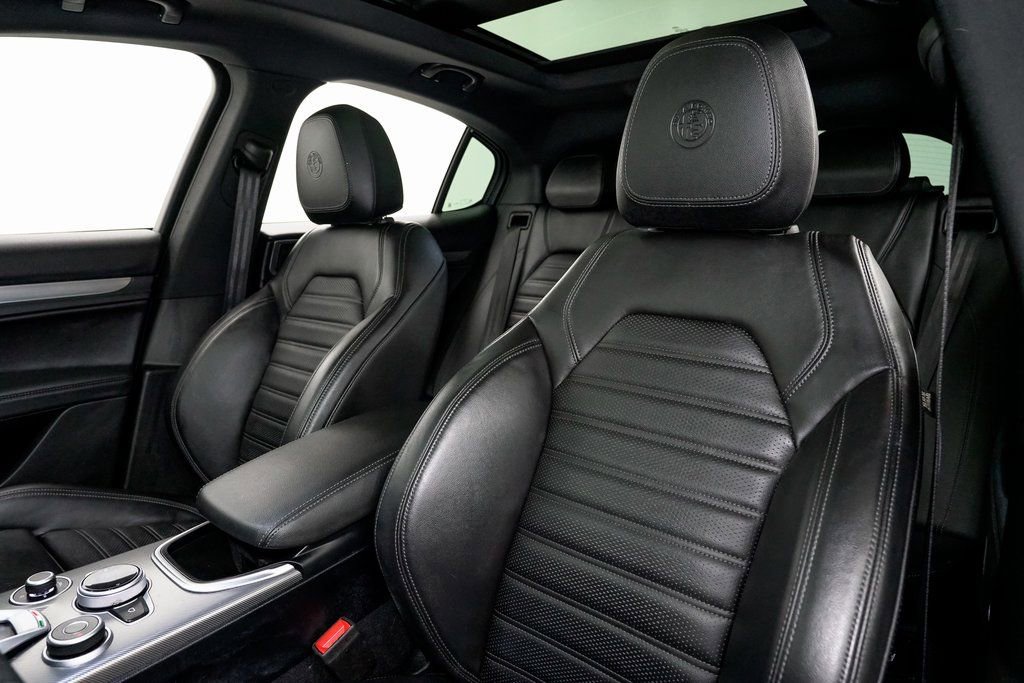 Used 2023 Alfa Romeo Stelvio Veloce image 9