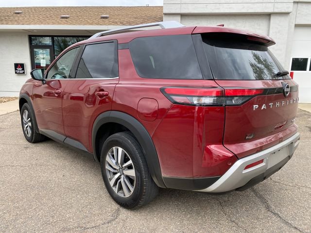 Certified 2025 Nissan Pathfinder SL AWD/4WD image 3