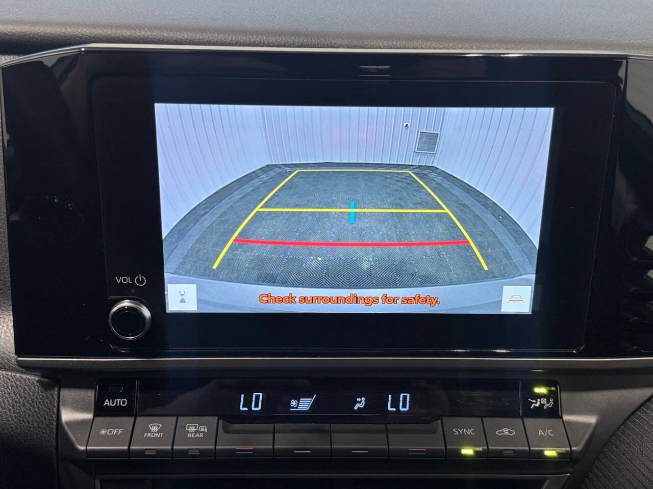 Used 2025 Toyota Camry SE image 32