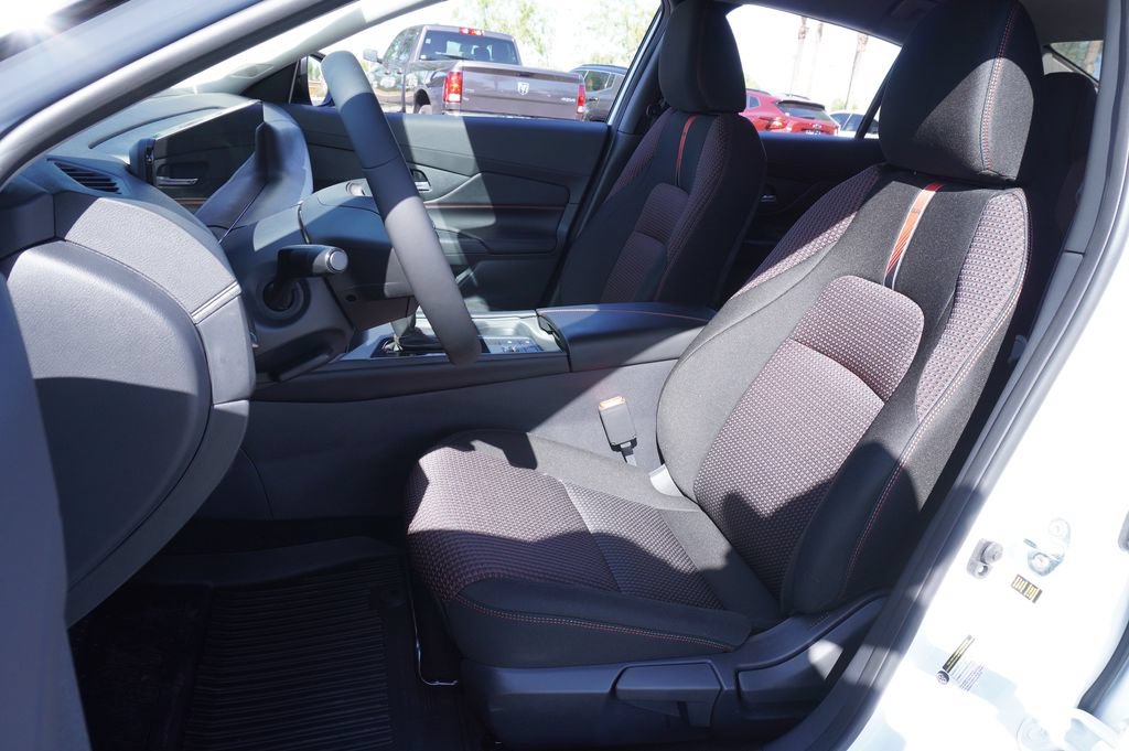 New 2026 Nissan Sentra SR w/ Floor Mat Package FWD image 13