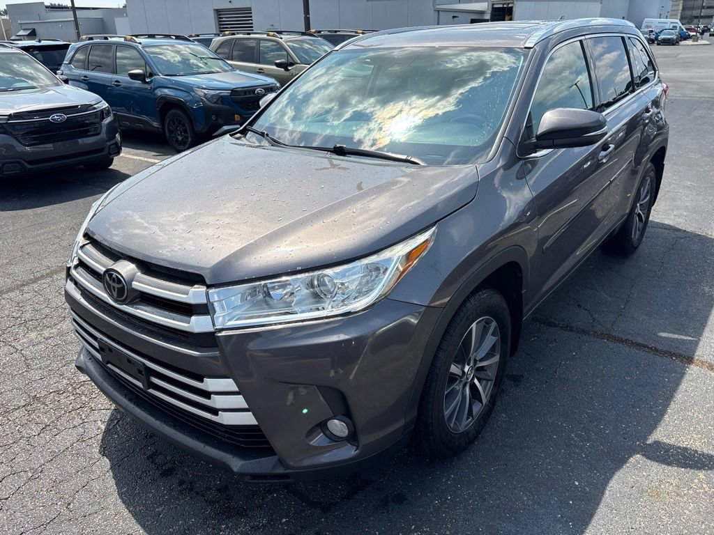 Used 2018 Toyota Highlander XLE AWD/4WD image 6