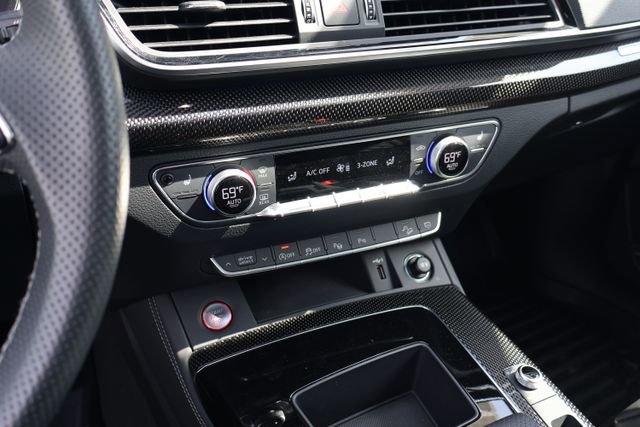 Used 2024 Audi SQ5 Prestige image 11