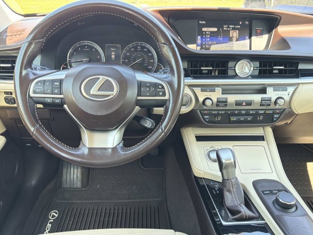 Used 2016 Lexus ES 350 w/ Accessory Package FWD image 22