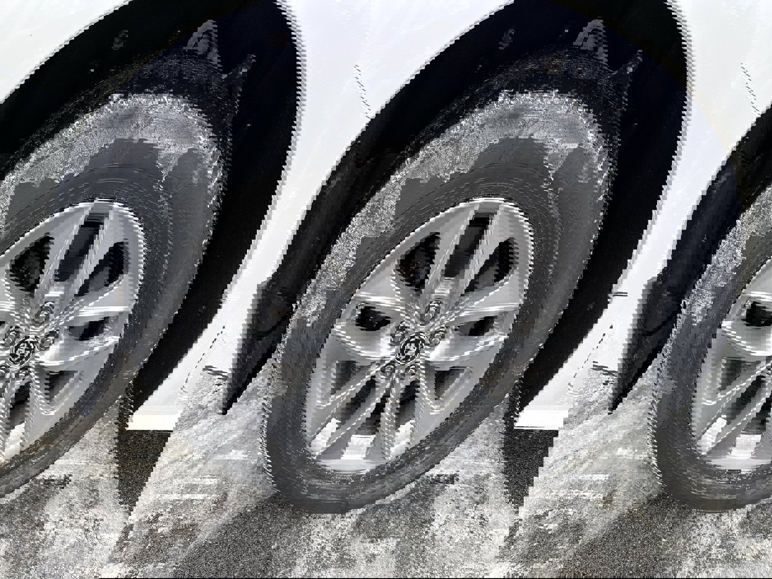 Used 2023 Toyota Sienna XLE image 10