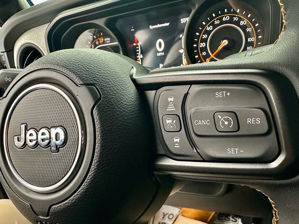 Used 2024 Jeep Gladiator Sport image 40