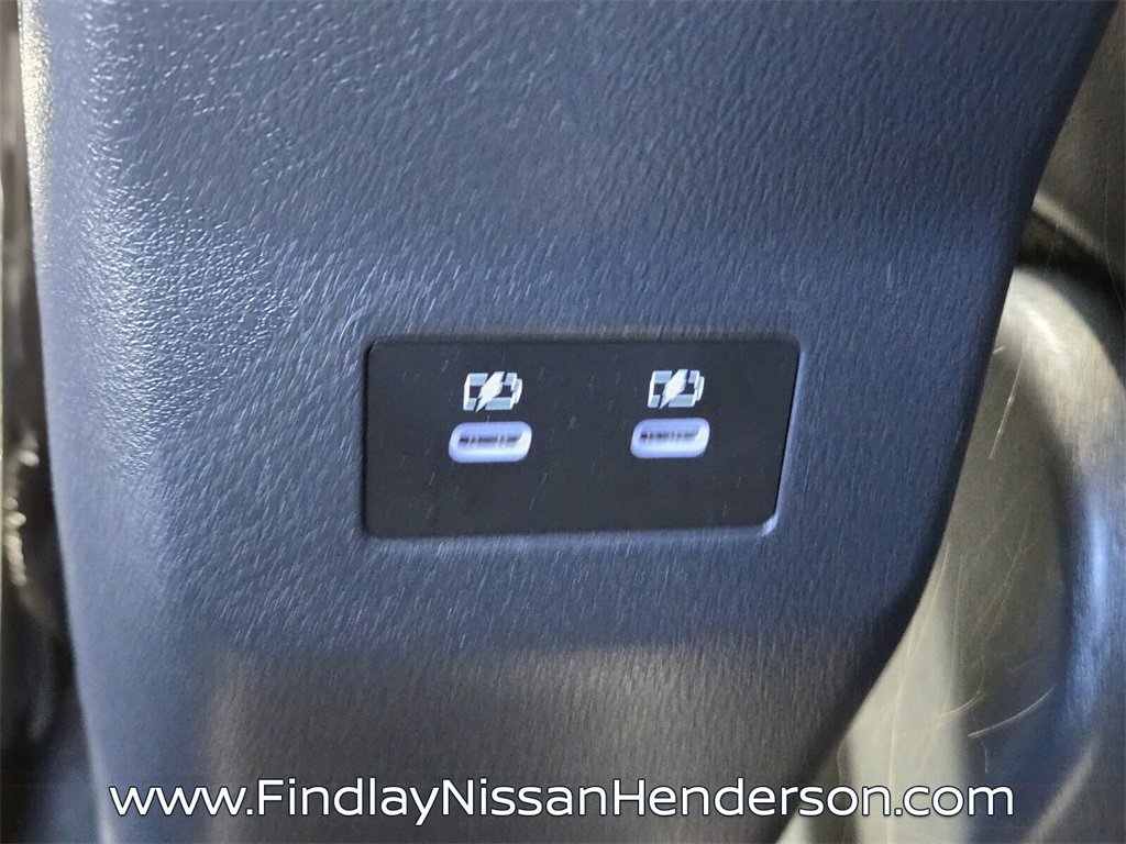 Used 2025 Nissan Kicks SR image 12