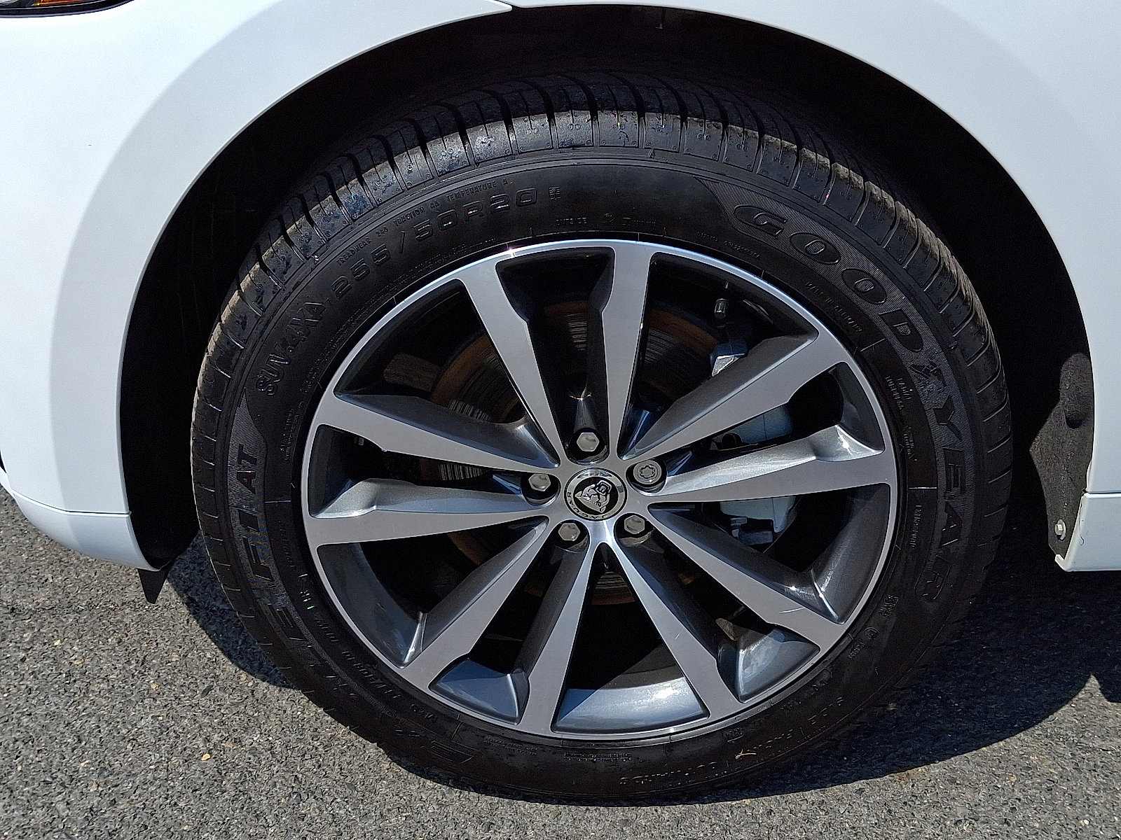 Used 2025 Jaguar F-PACE R-Dynamic S image 9