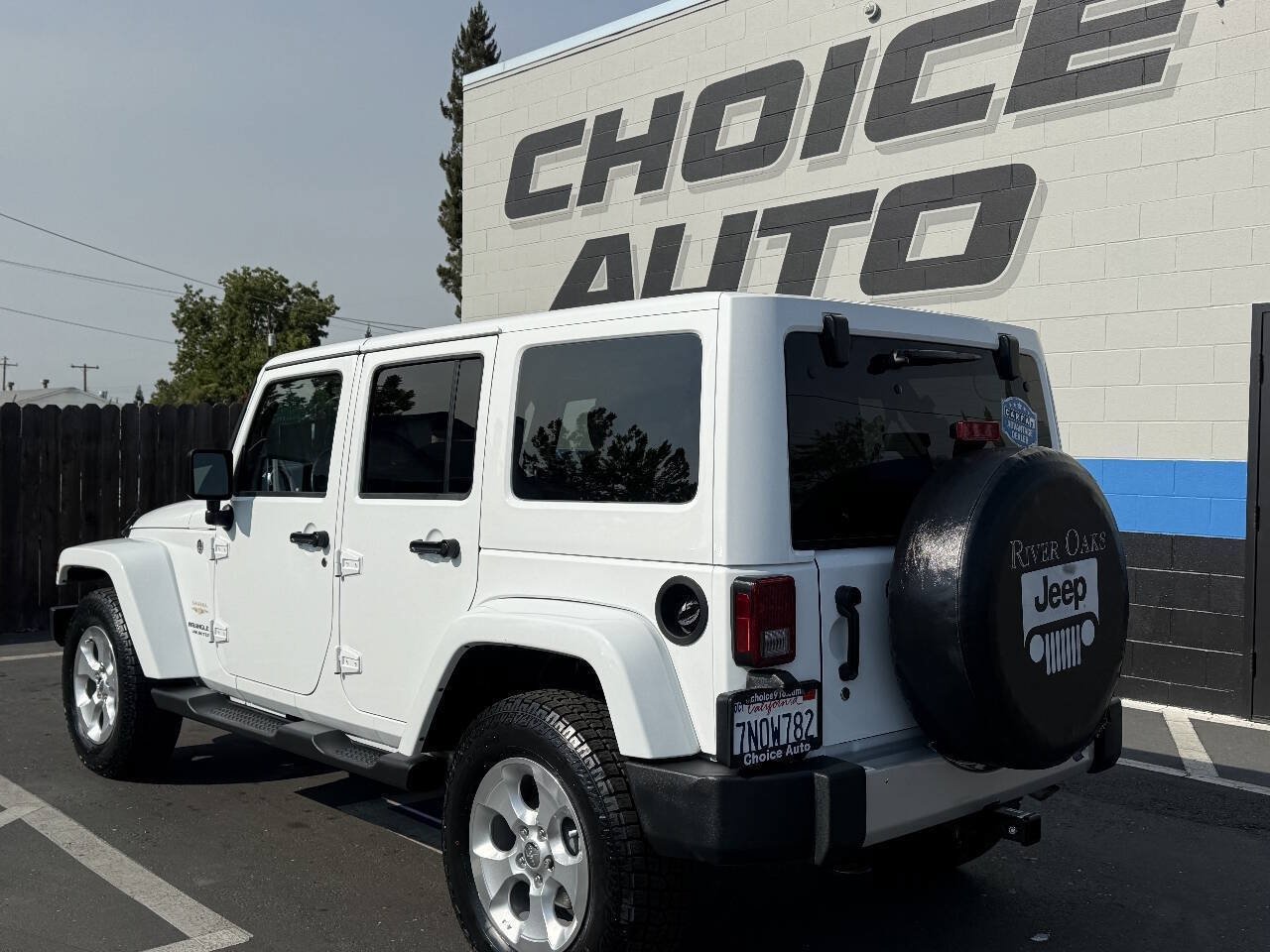 Used 2013 Jeep Wrangler Unlimited Sahara AWD/4WD image 24