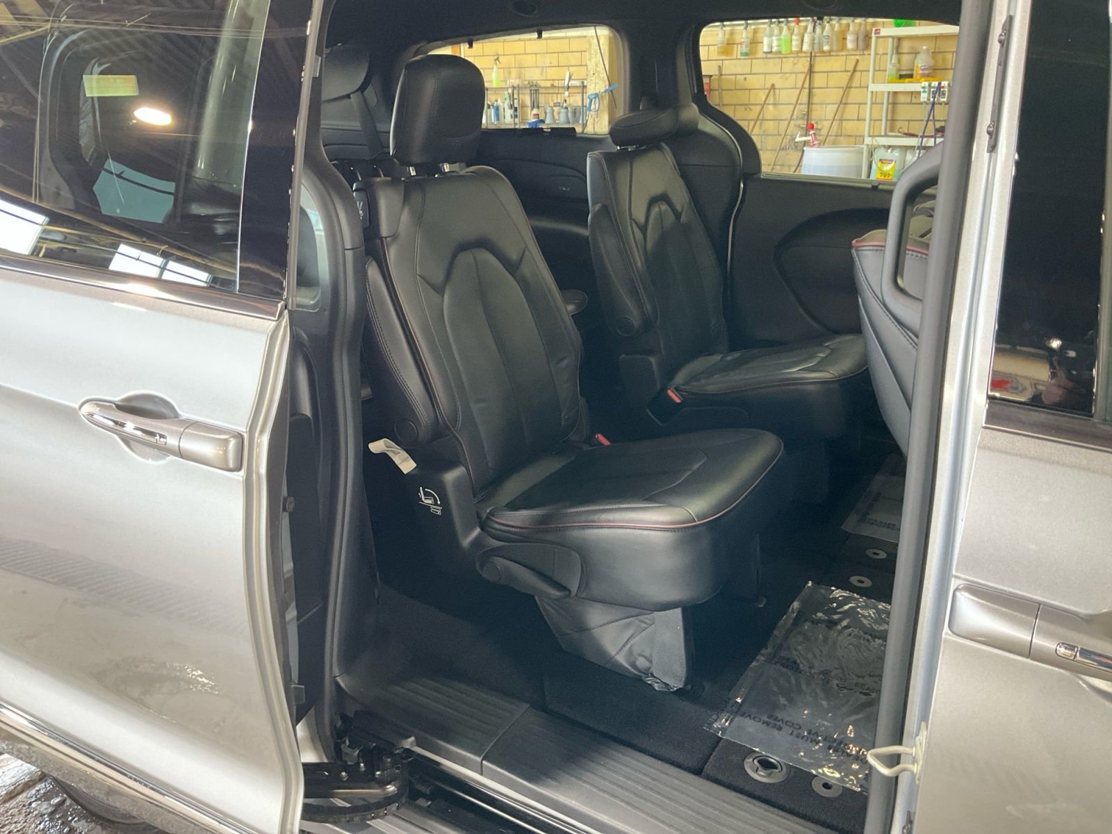 Used 2020 Chrysler Pacifica Limited image 23