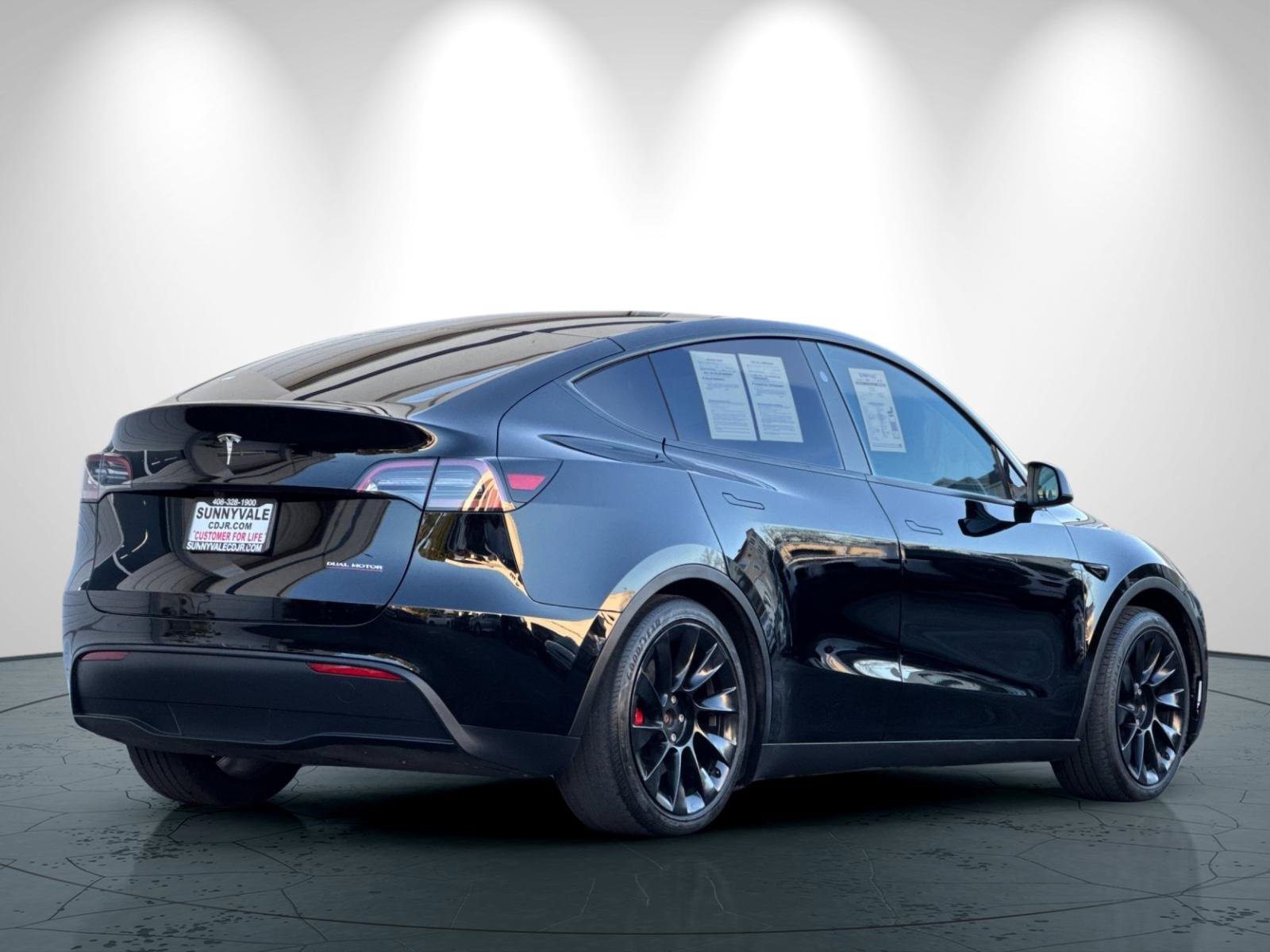 Used 2023 Tesla Model Y Performance image 4