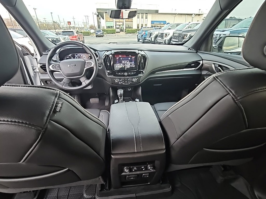 Certified 2023 Chevrolet Traverse Premier w/ Redline Edition image 16