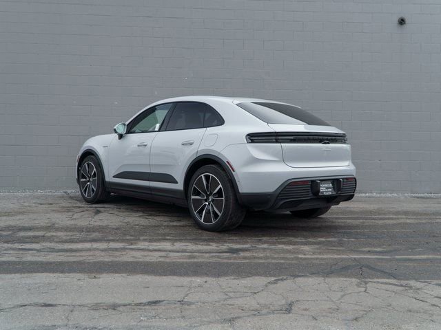 Certified 2025 Porsche Macan Electric image 3