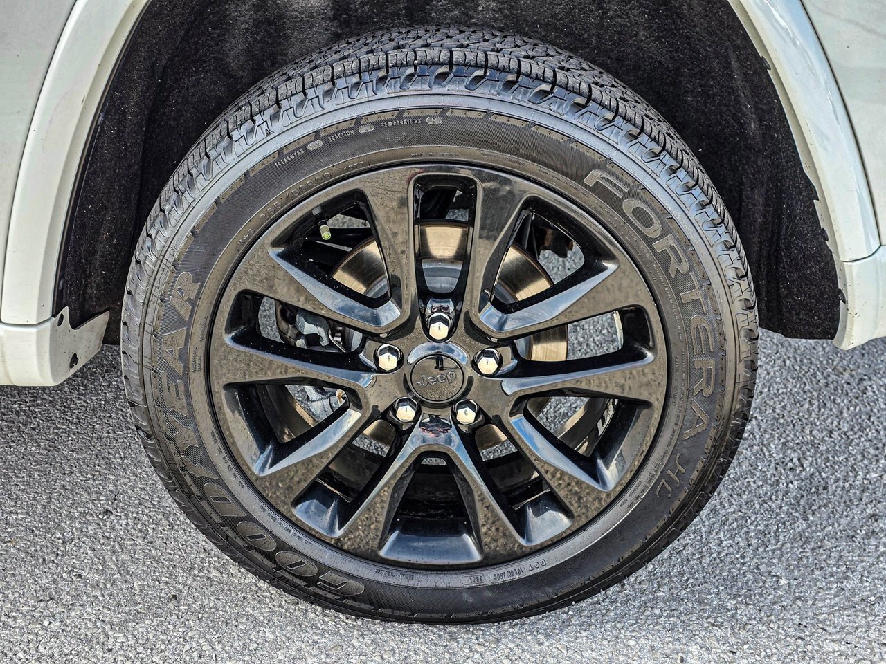 Used 2019 Jeep Grand Cherokee Altitude image 9