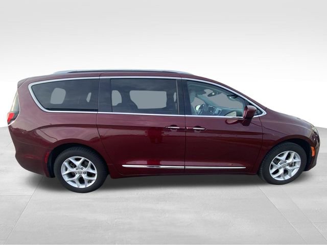 Used 2017 Chrysler Pacifica Touring-L Plus w/ Tire & Wheel Group image 12