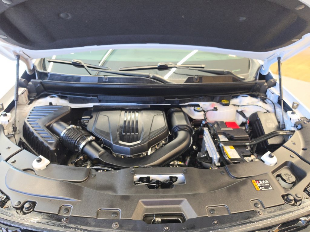 Used 2025 Chevrolet Traverse RS w/ LPO, Floor Liner Package FWD image 62