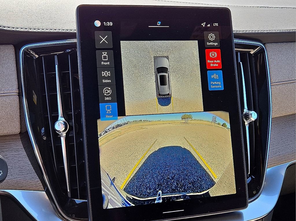 New 2026 Volvo XC90 B6 Plus w/ Protection Package Premier AWD/4WD image 28