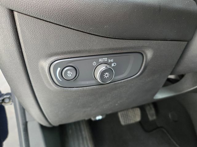 Used 2021 Chevrolet Equinox LT image 17