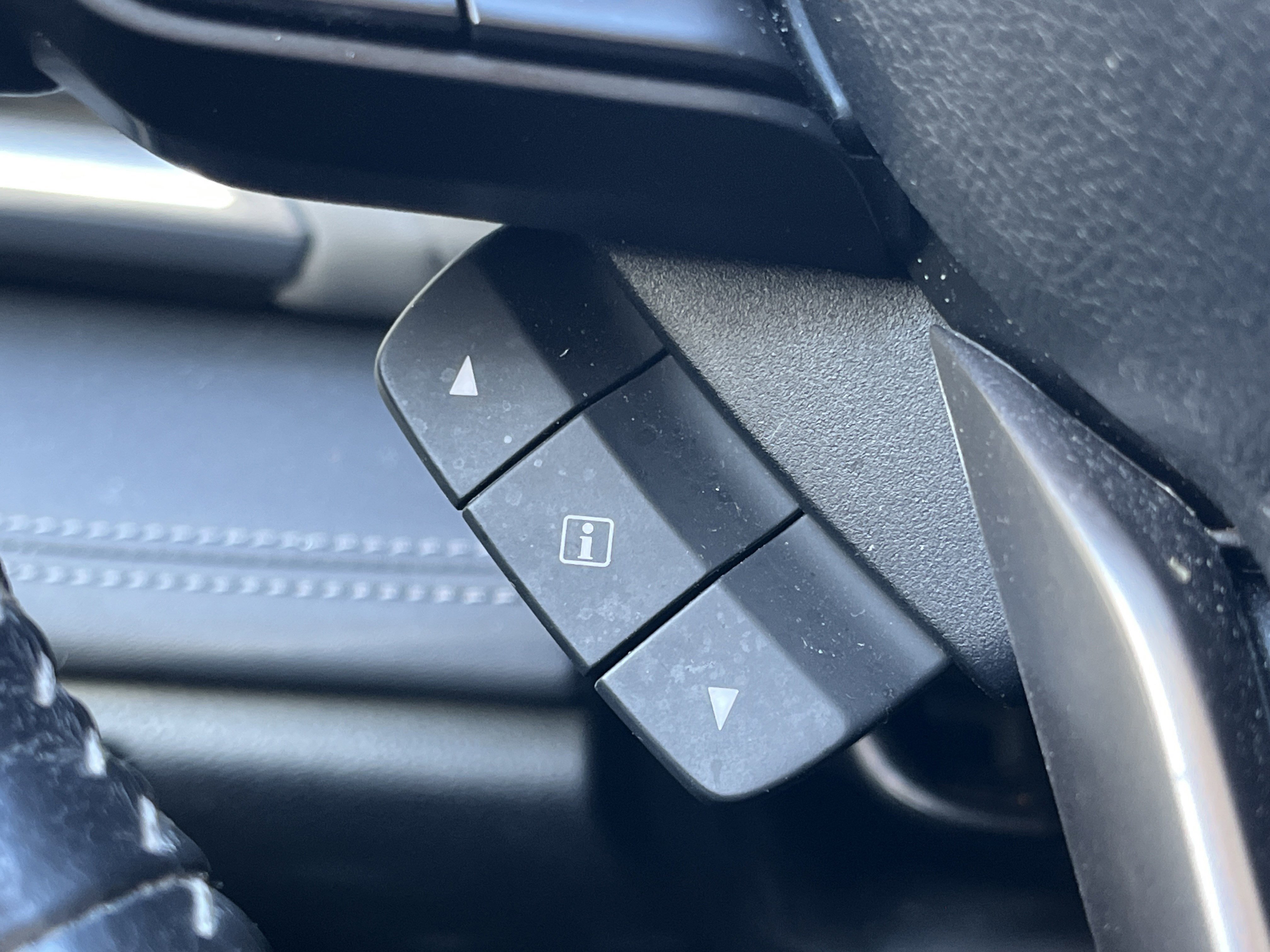 Used 2022 Subaru Outback Limited image 13