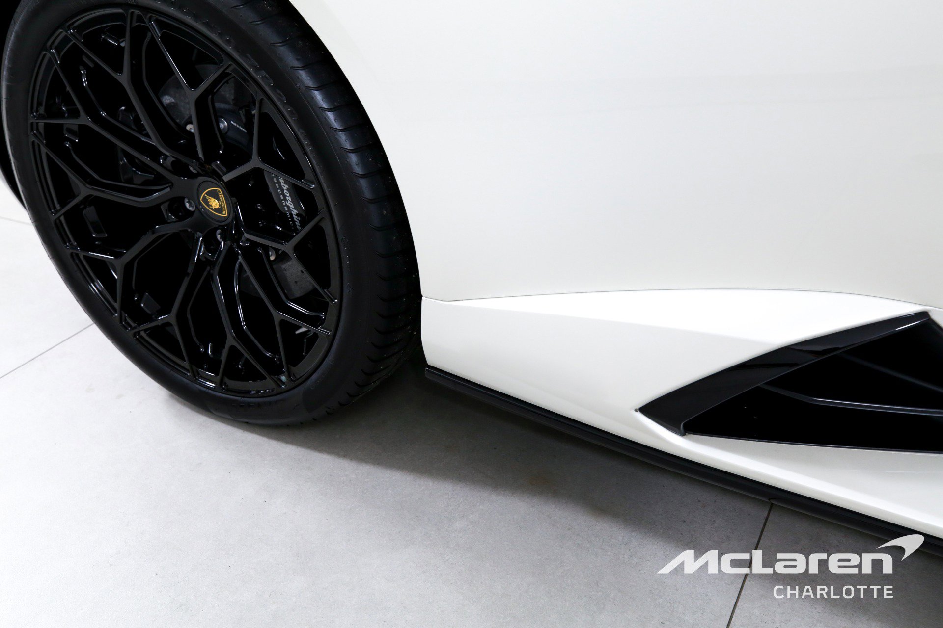 Used 2022 Lamborghini Huracan EVO image 29