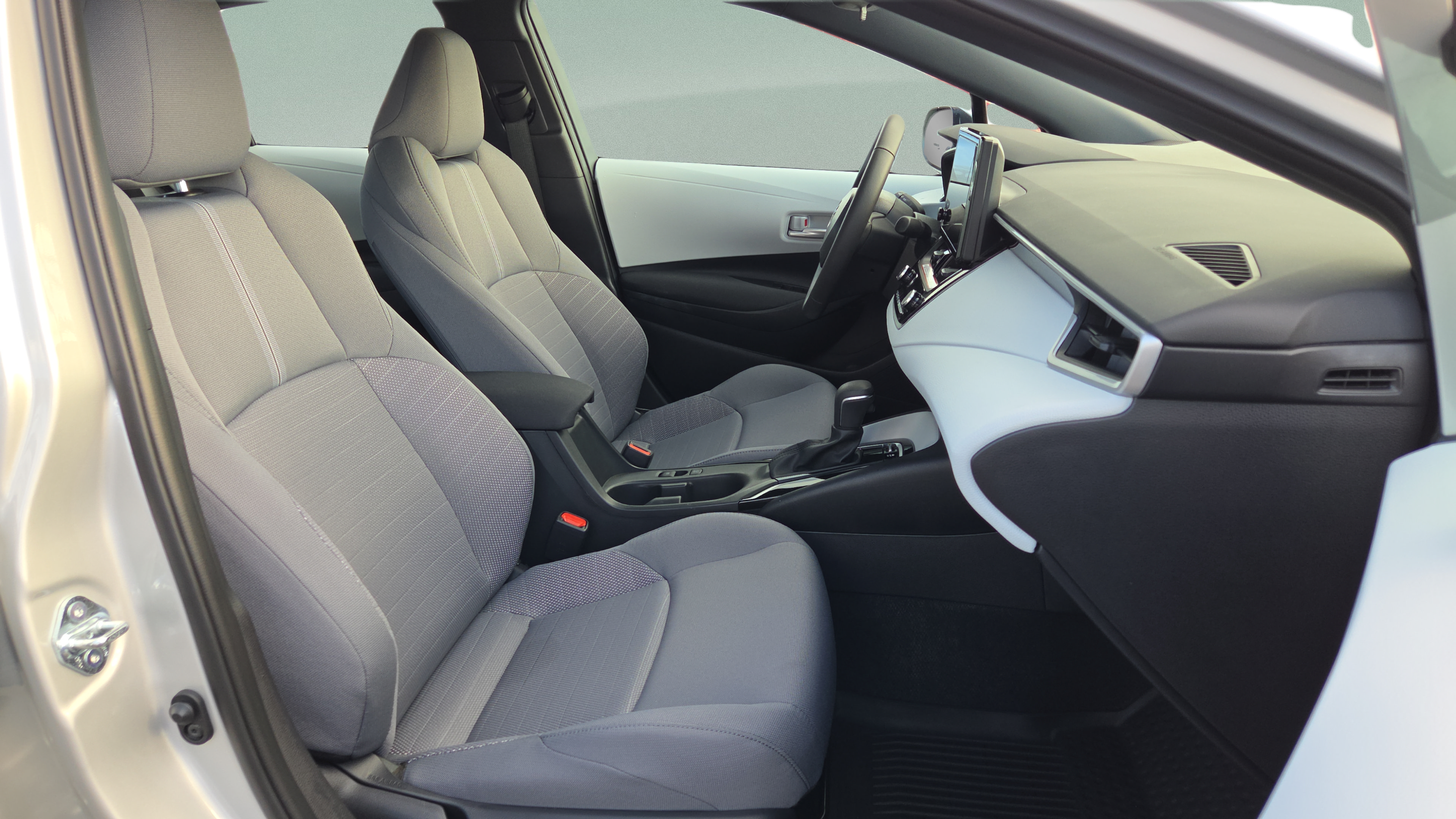 Certified 2026 Toyota Corolla SE FWD image 15