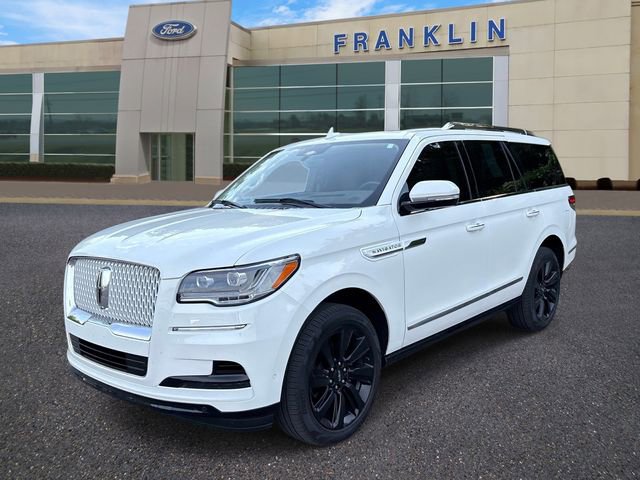 Used 2024 Lincoln Navigator Reserve AWD/4WD image 3