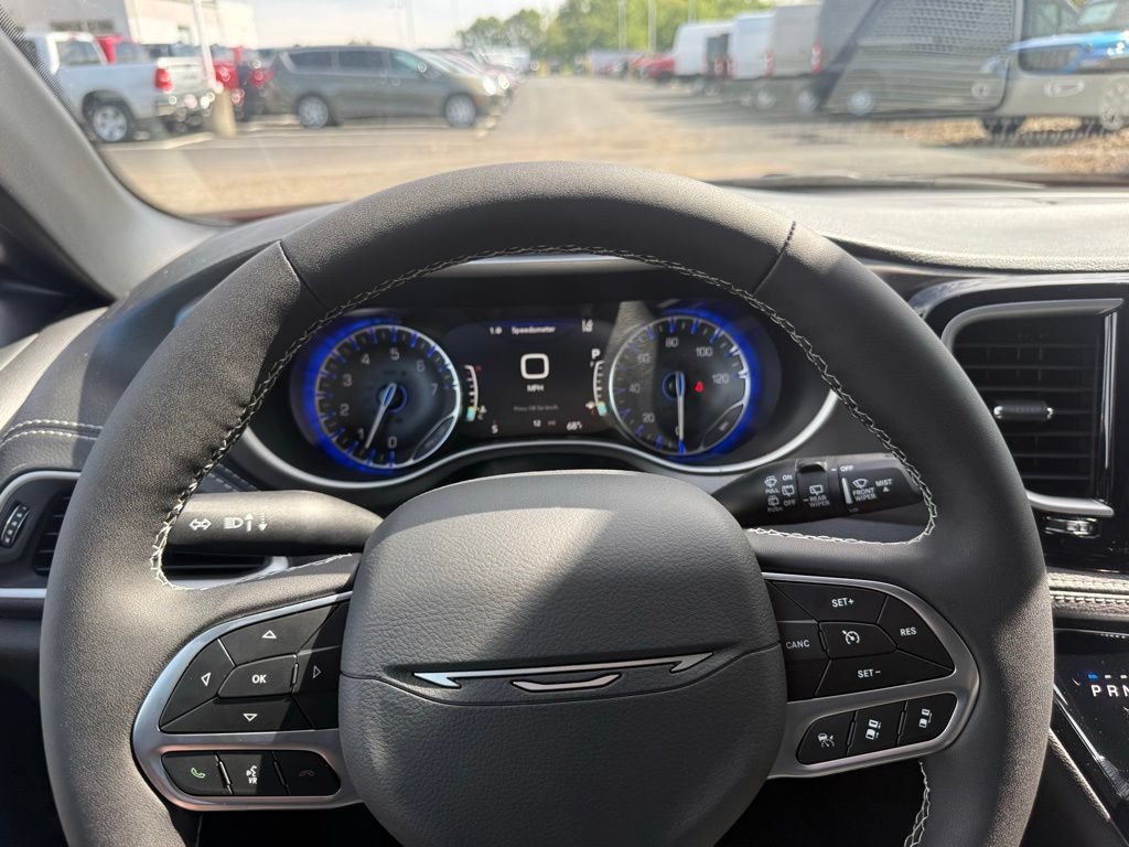 New 2027 Chrysler Pacifica Select w/ Family Tech Group FWD image 21