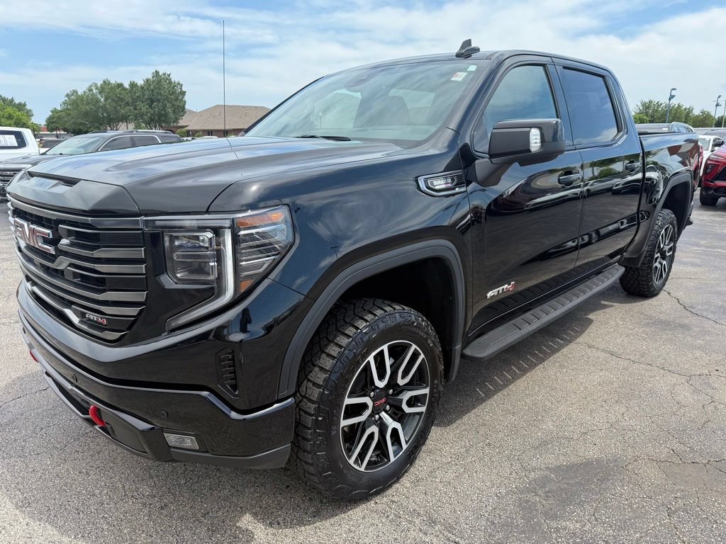 Used 2025 GMC Sierra 1500 AT4 w/ AT4 Premium Package AWD/4WD image 2