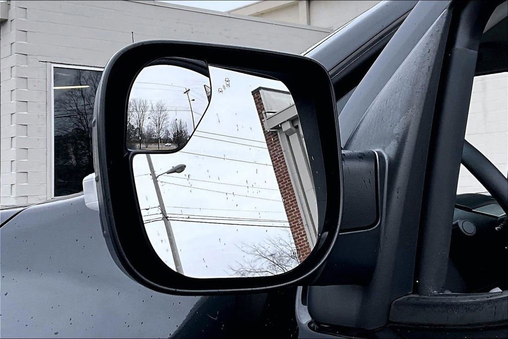 Used 2019 Nissan Titan PRO-4X image 26