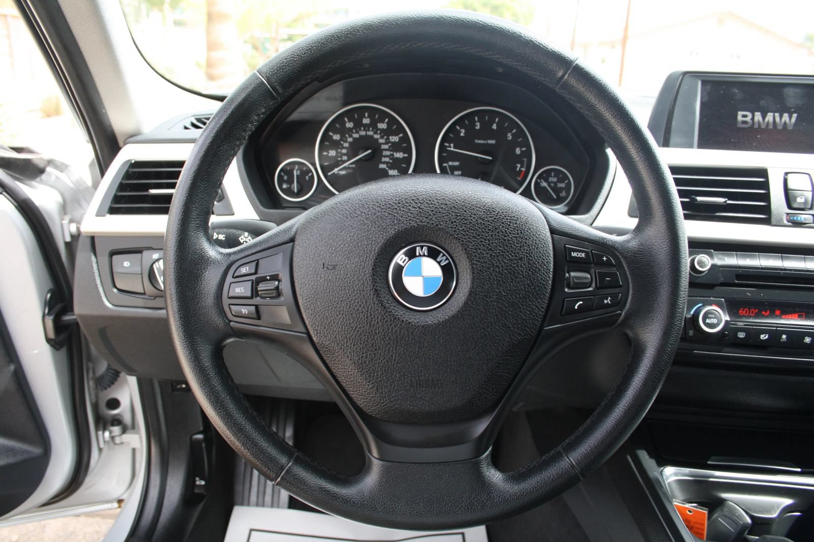 Used 2014 BMW 320i Sedan RWD image 11
