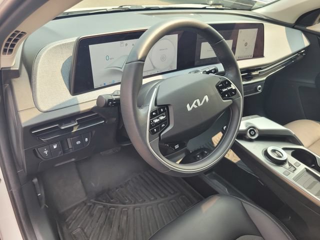 Used 2024 Kia EV6 Light RWD image 9