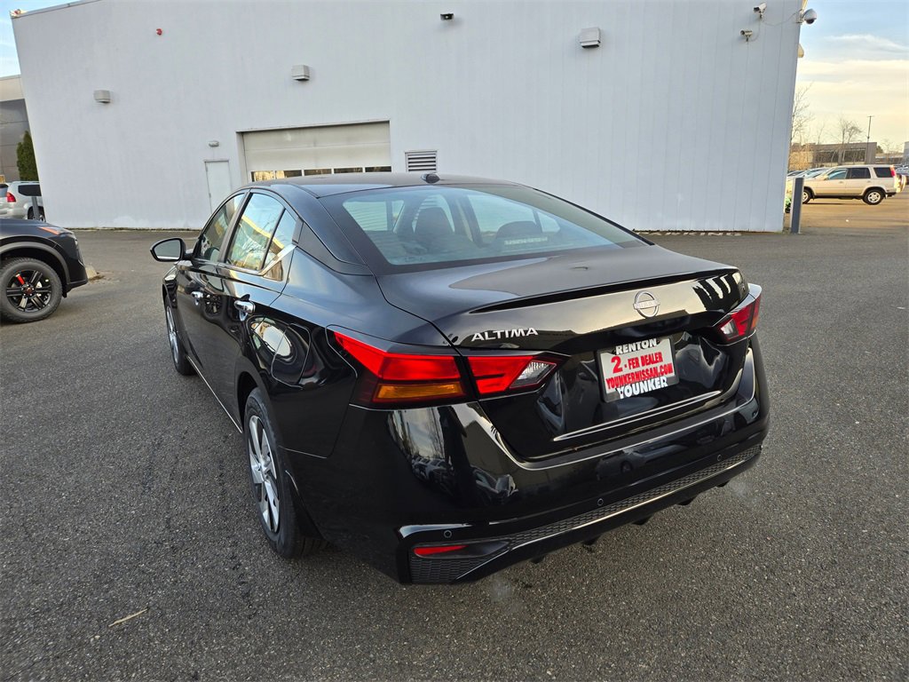 New 2025 Nissan Altima 2.5 S image 4