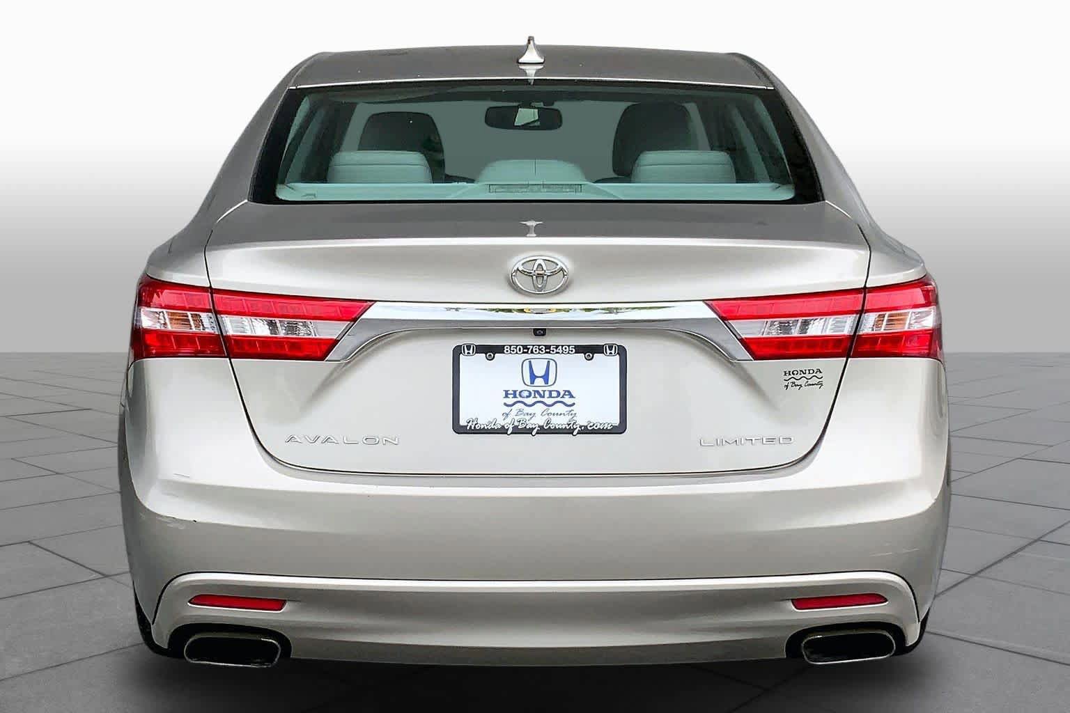Used 2014 Toyota Avalon Limited w/ Technology Package FWD image 5
