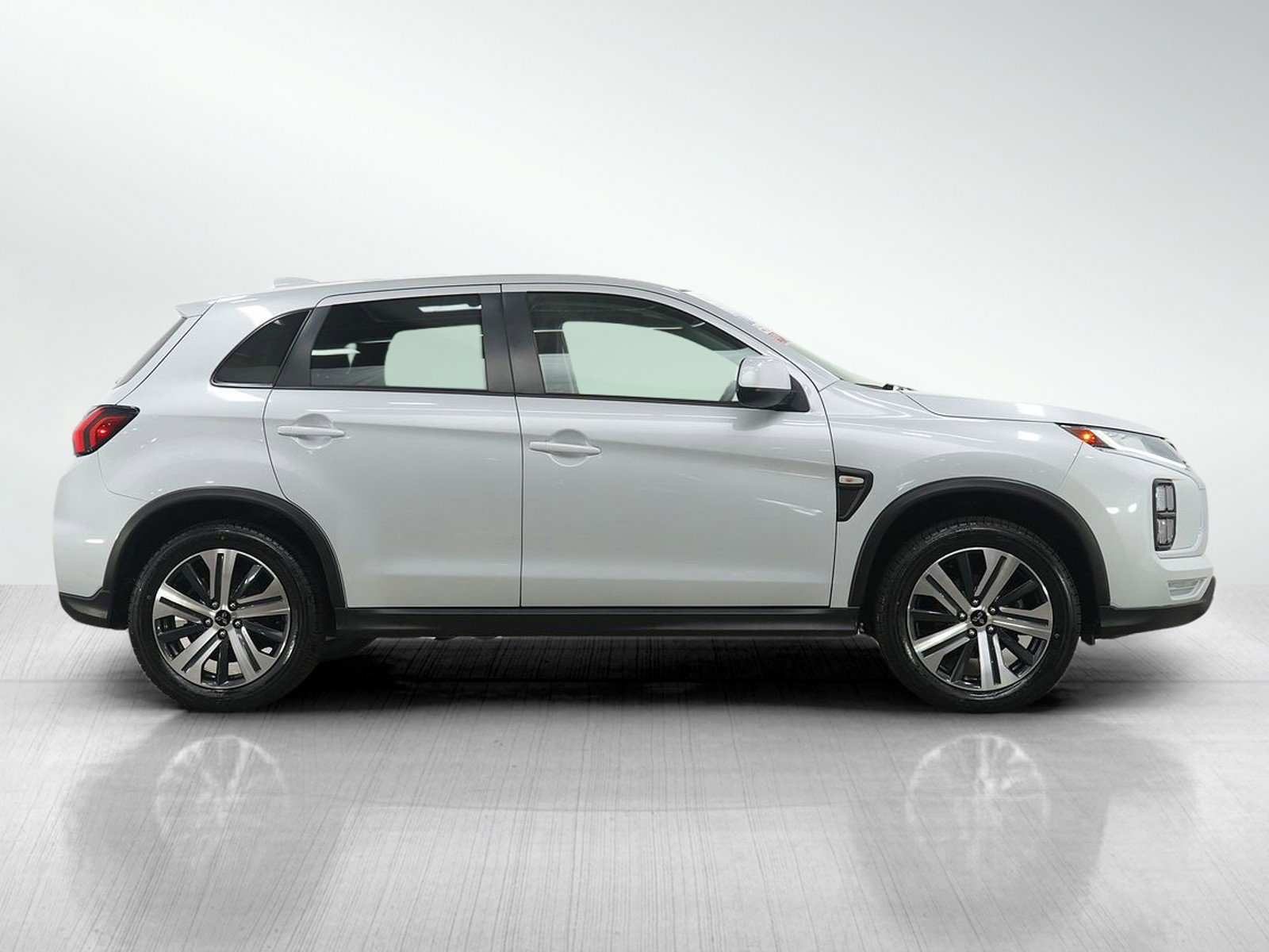 Used 2023 Mitsubishi Outlander Sport SE AWD/4WD image 6