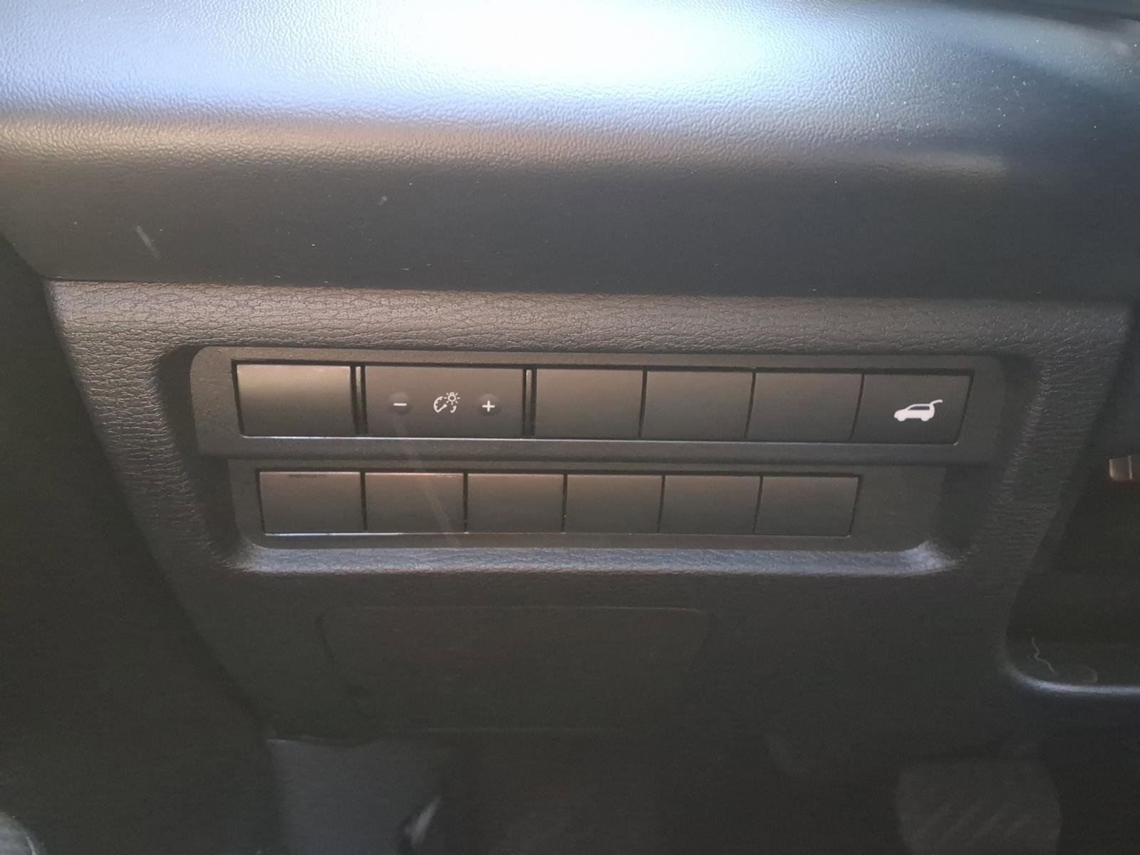 Used 2023 Mitsubishi Outlander SE image 25
