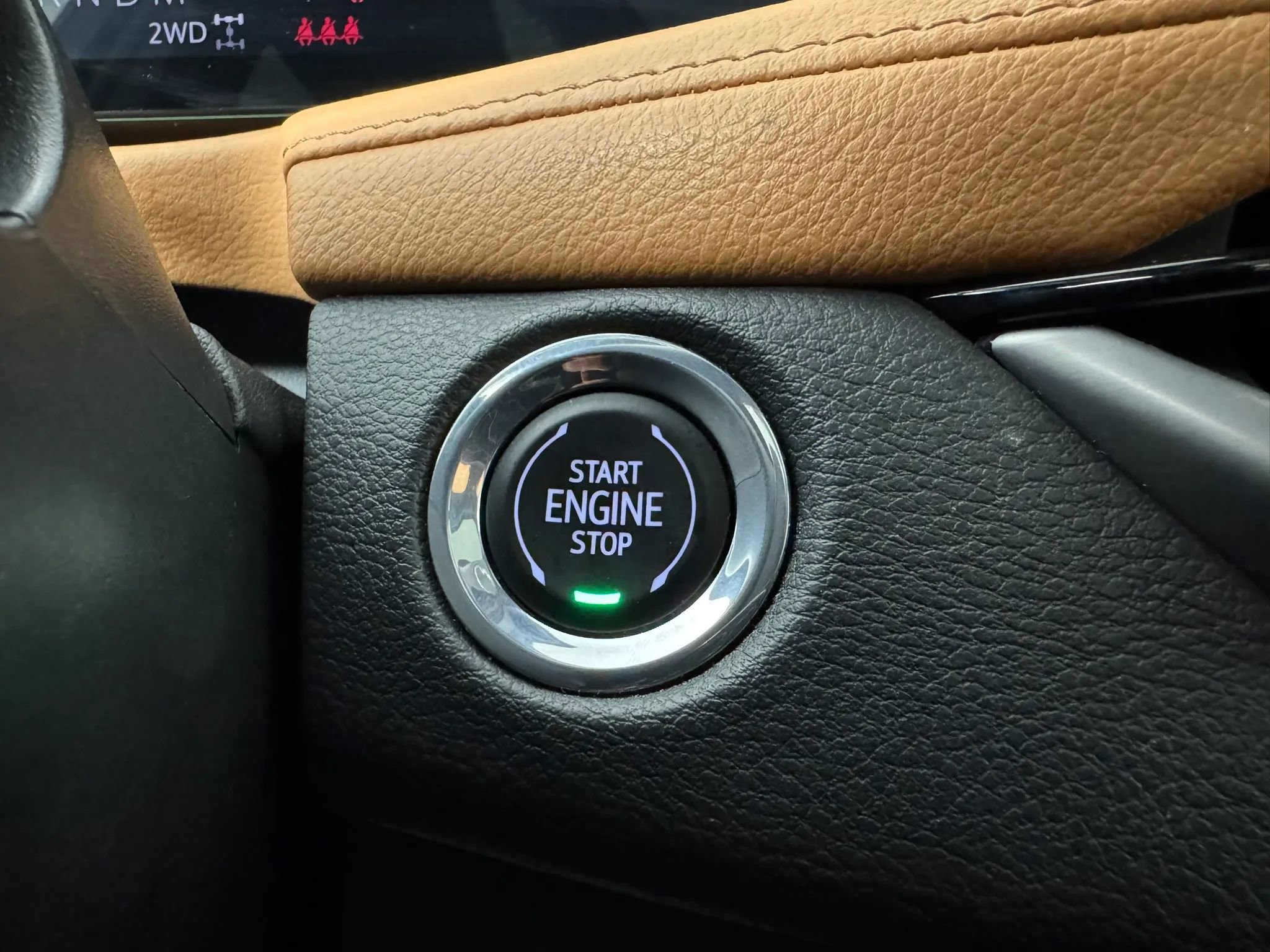 Used 2024 Cadillac XT4 Premium Luxury w/ Technology Package AWD/4WD image 18
