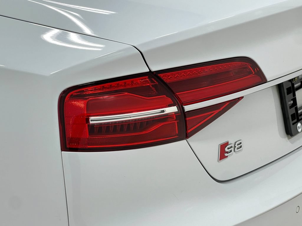 Used 2015 Audi S8 AWD/4WD image 36