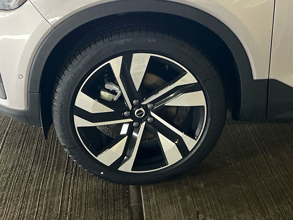 New 2026 Volvo XC40 B5 Ultra w/ Protection Package Premier AWD/4WD image 8