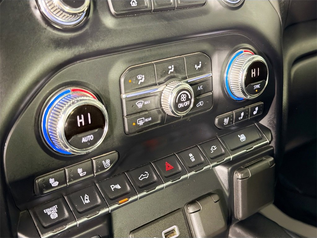 Used 2020 GMC Sierra 3500 Denali w/ Denali Ultimate Package image 15