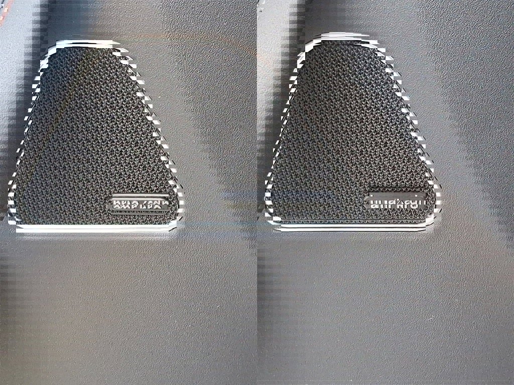 Used 2024 Maserati Levante GT Ultima image 30