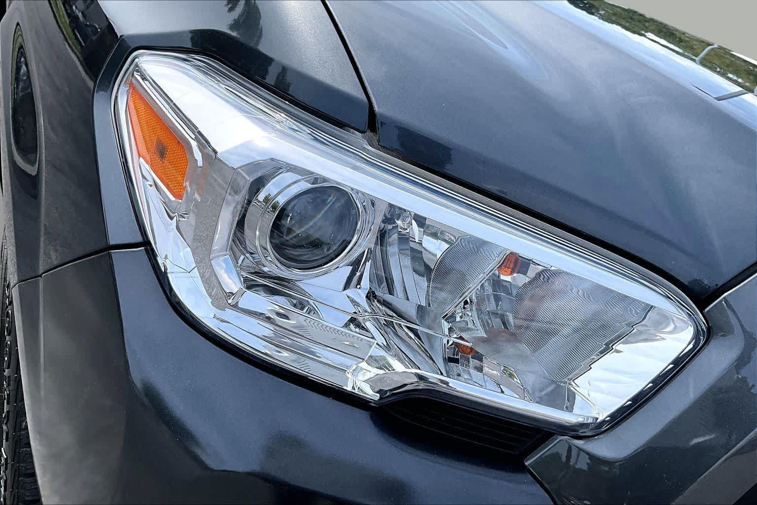 Used 2022 Toyota Tacoma SR AWD/4WD image 25