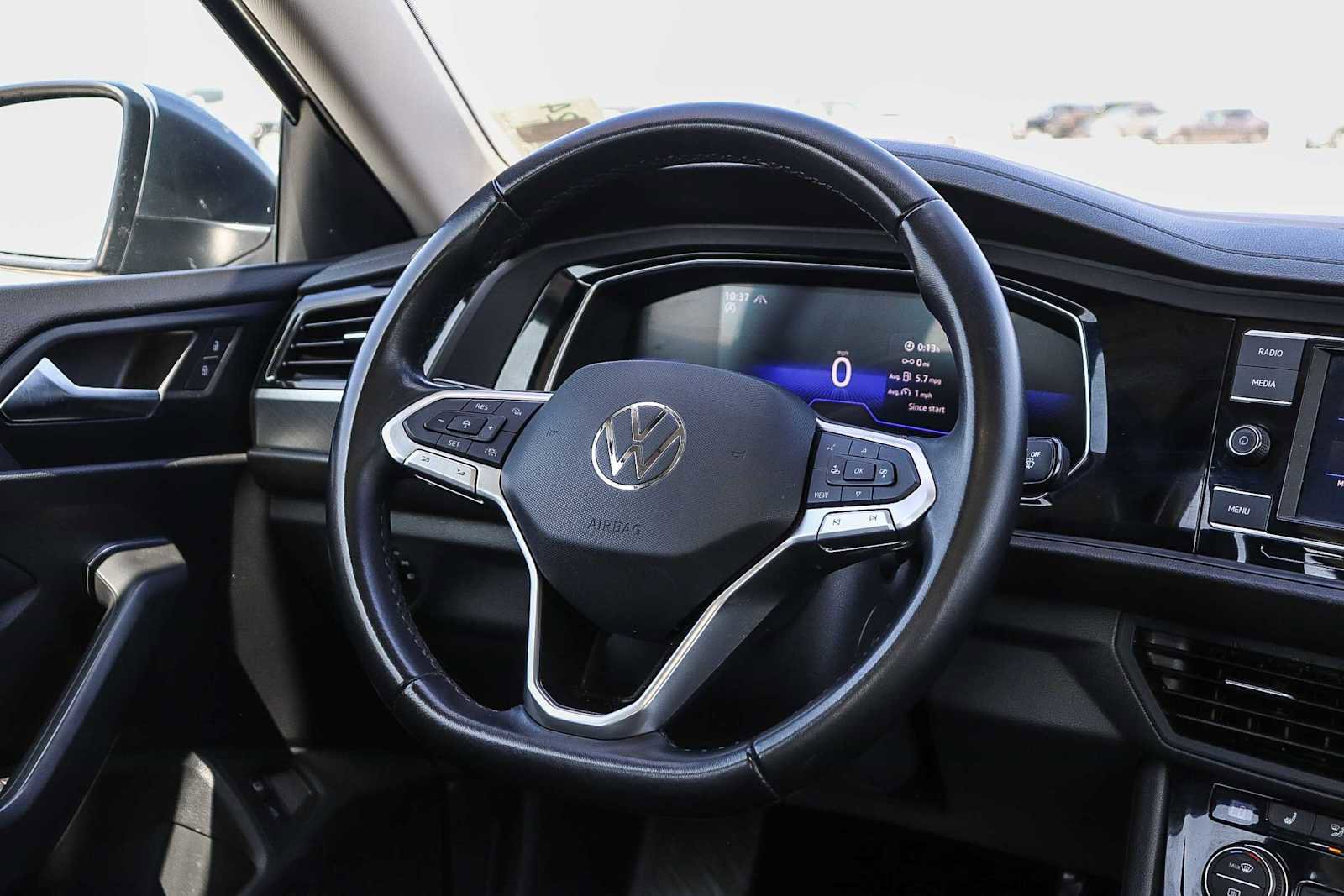 Used 2024 Volkswagen Jetta SE image 16