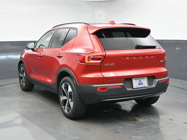 Used 2023 Volvo XC40 B5 Plus w/ Driver Assist Package AWD/4WD image 8