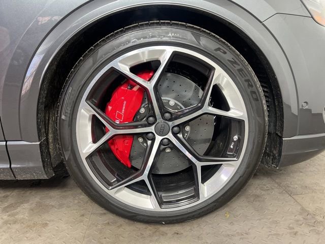 New 2026 Audi RS Q8 performance image 9