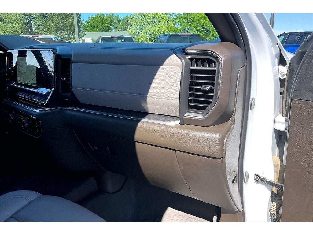Used 2025 Chevrolet Silverado 3500 LTZ AWD/4WD image 18