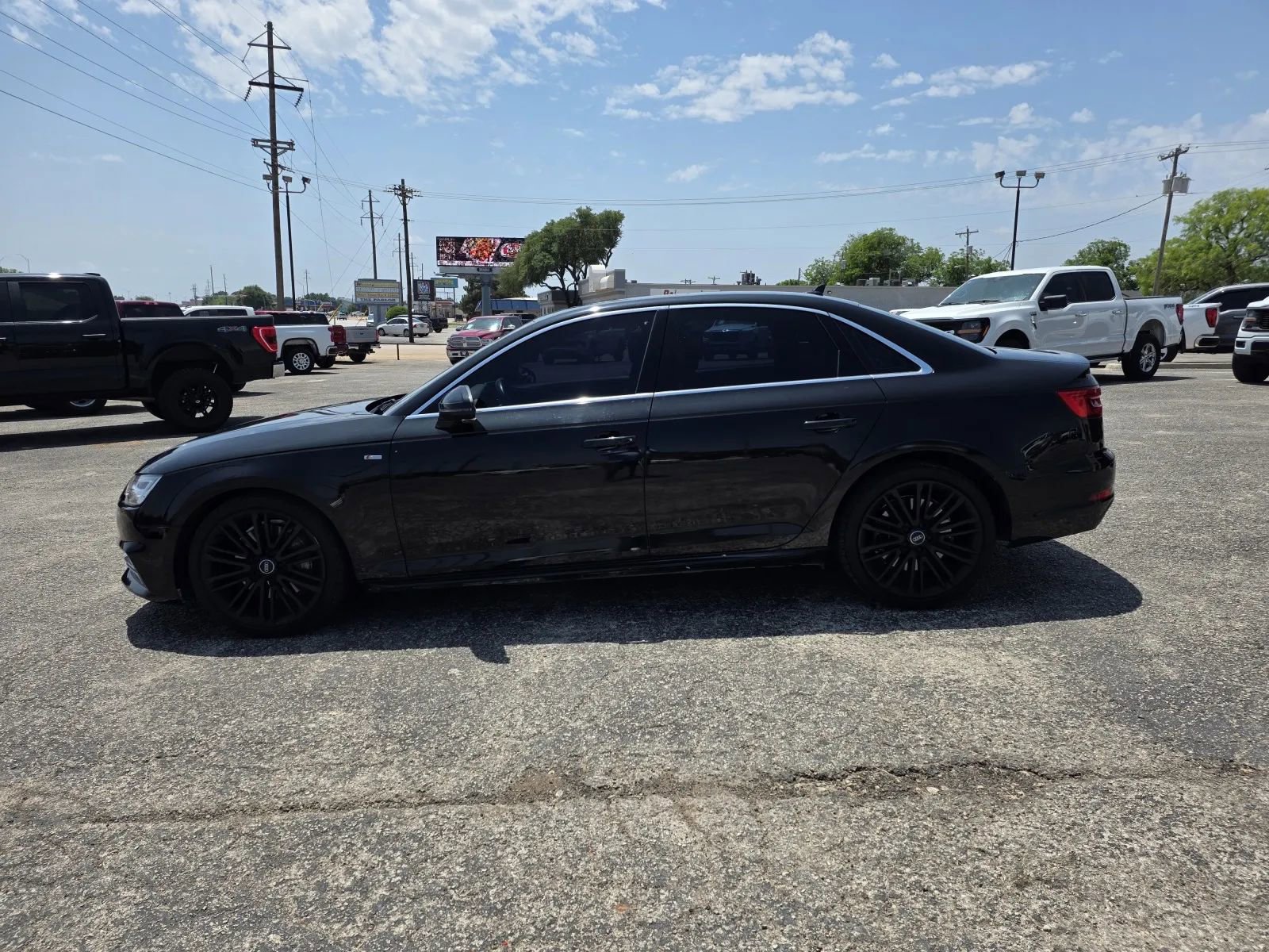 Used 2017 Audi A4 2.0T Premium Plus w/ Premium Plus Package FWD image 4